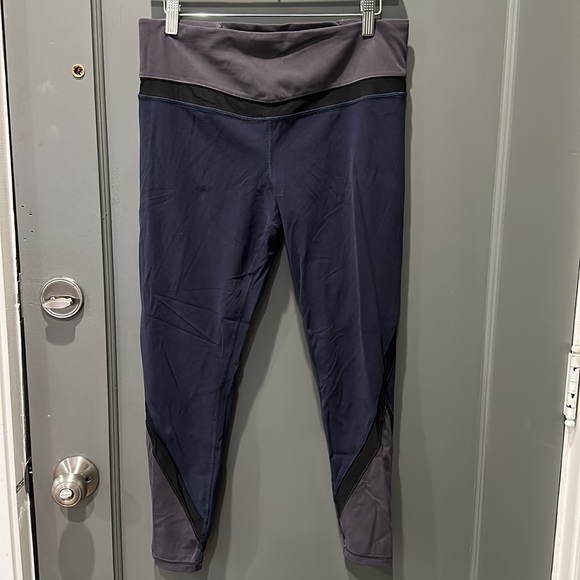 Athleta leggings - Picture 3 of 6